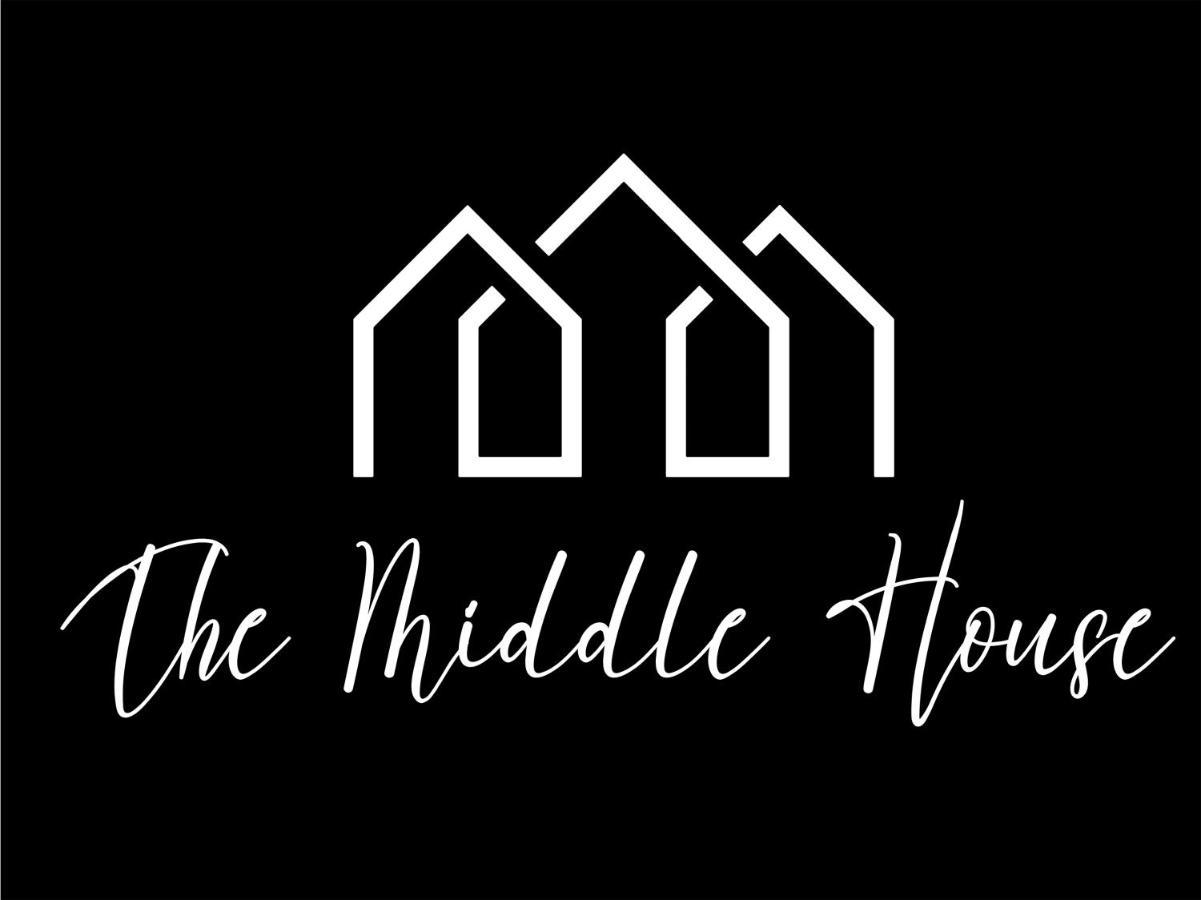 Apartamento The Middle House Satu Mare Exterior foto